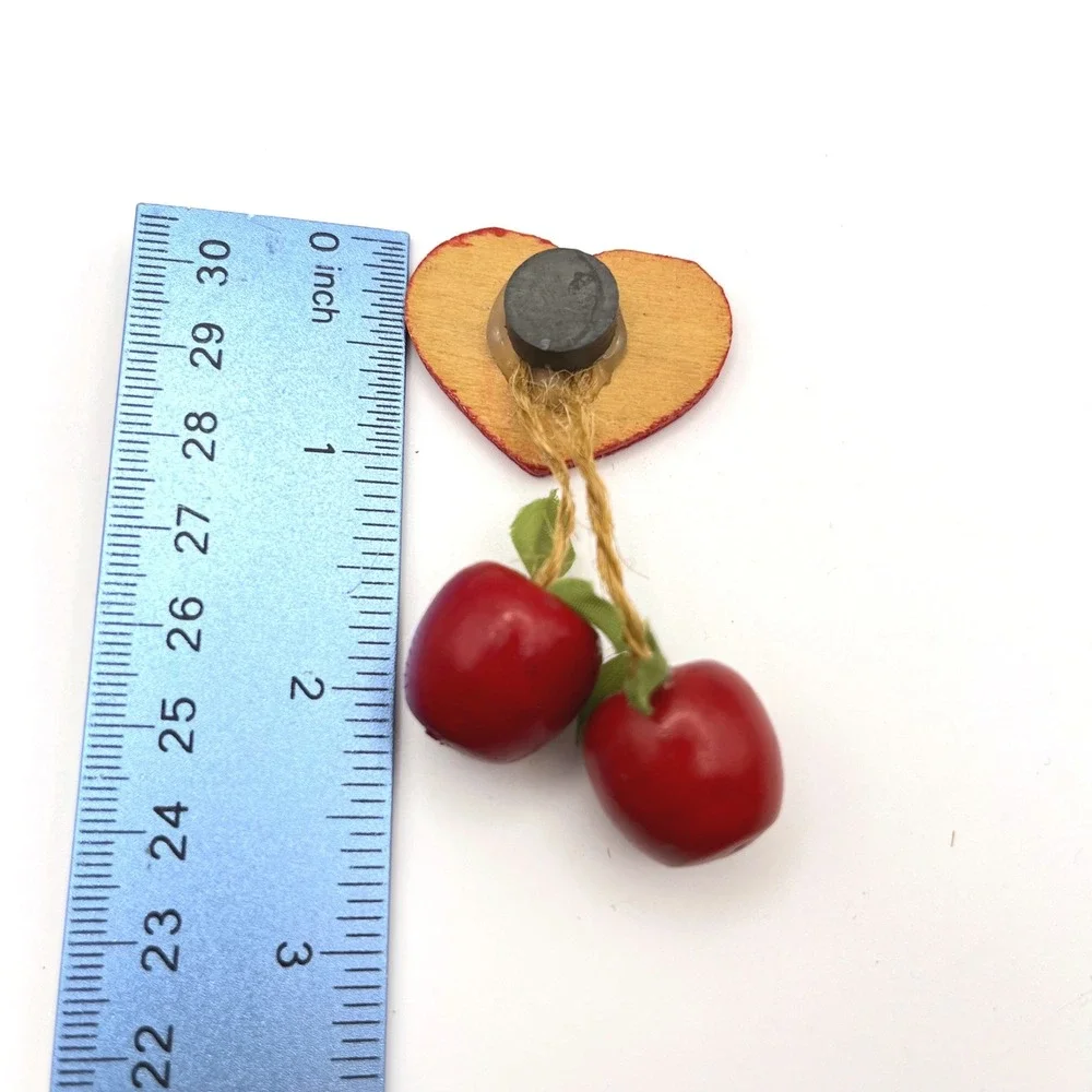 Traverse City Dangle Cherry Heart Magnet Souvenir‎ Decor Vintage